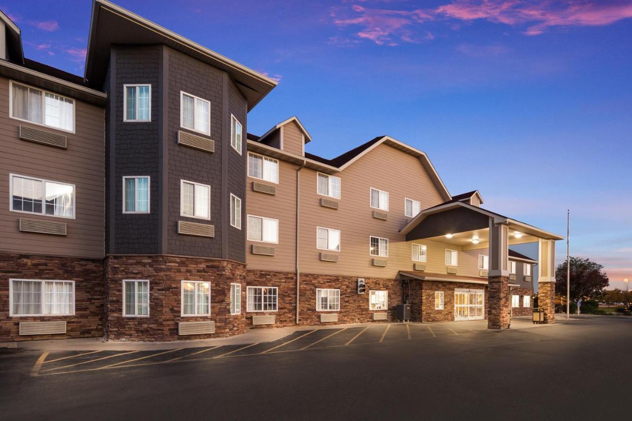 Red Roof Inn & Suites Omaha - Council Bluffs Bagian luar foto