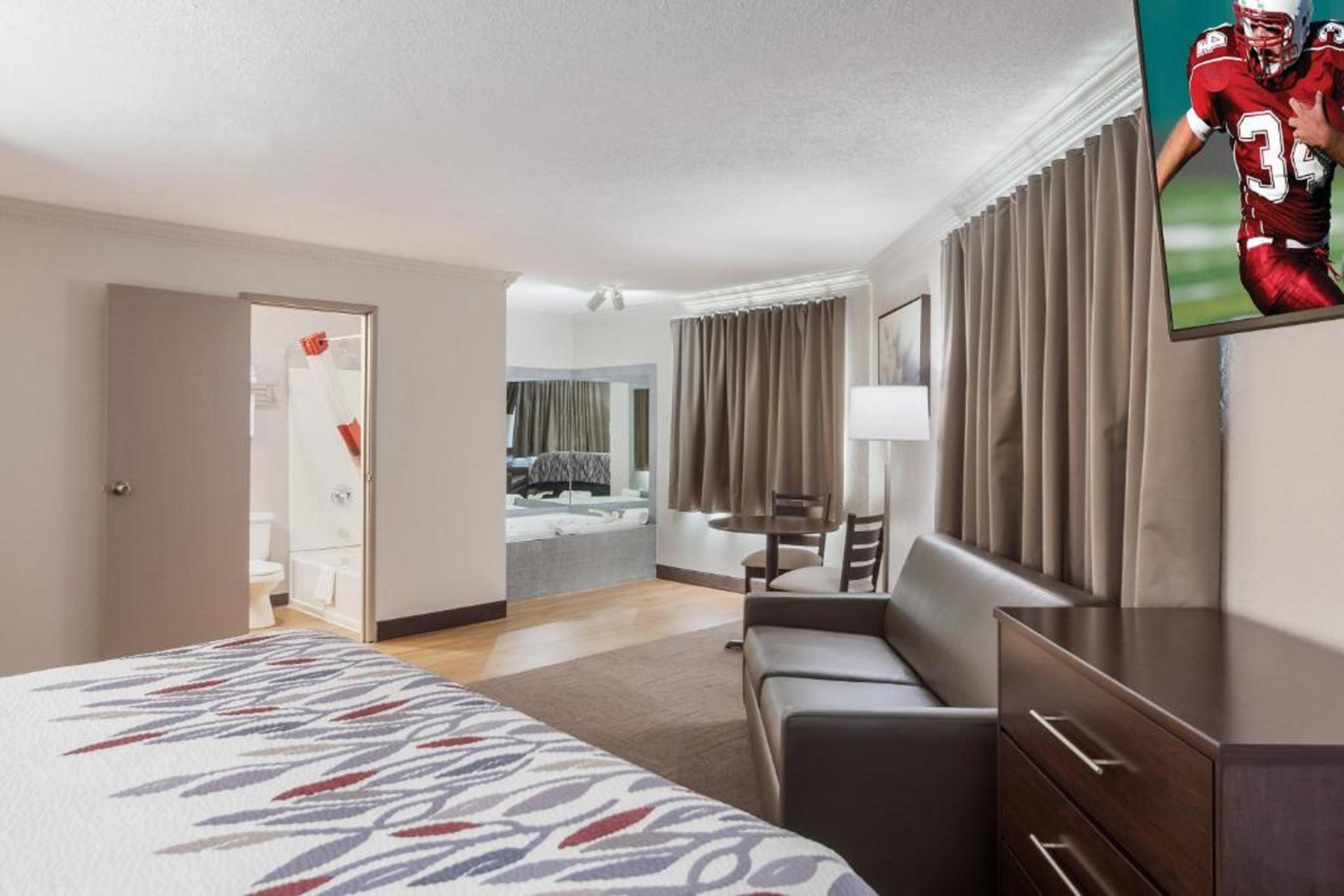 Red Roof Inn & Suites Omaha - Council Bluffs Bagian luar foto