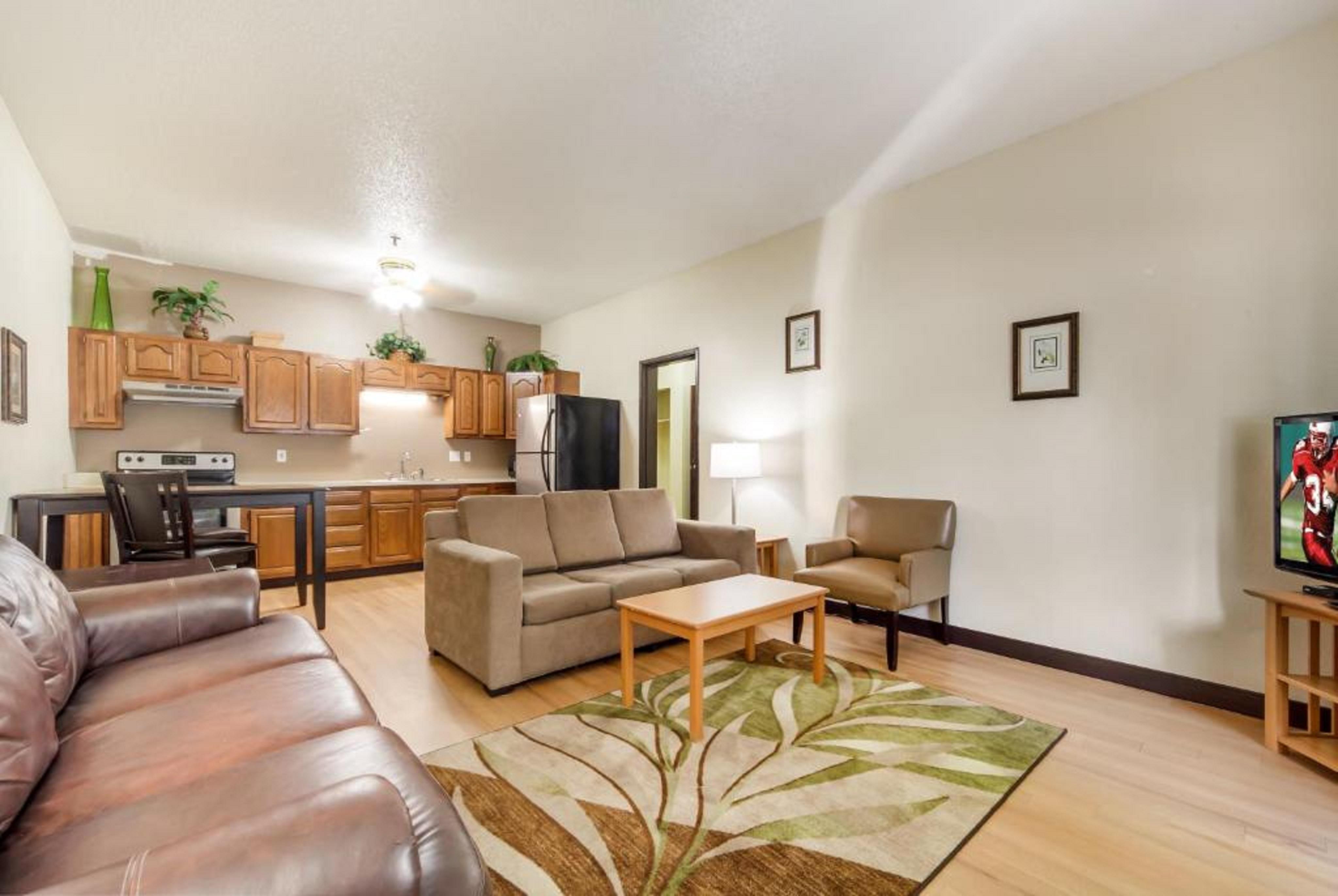 Red Roof Inn & Suites Omaha - Council Bluffs Bagian luar foto