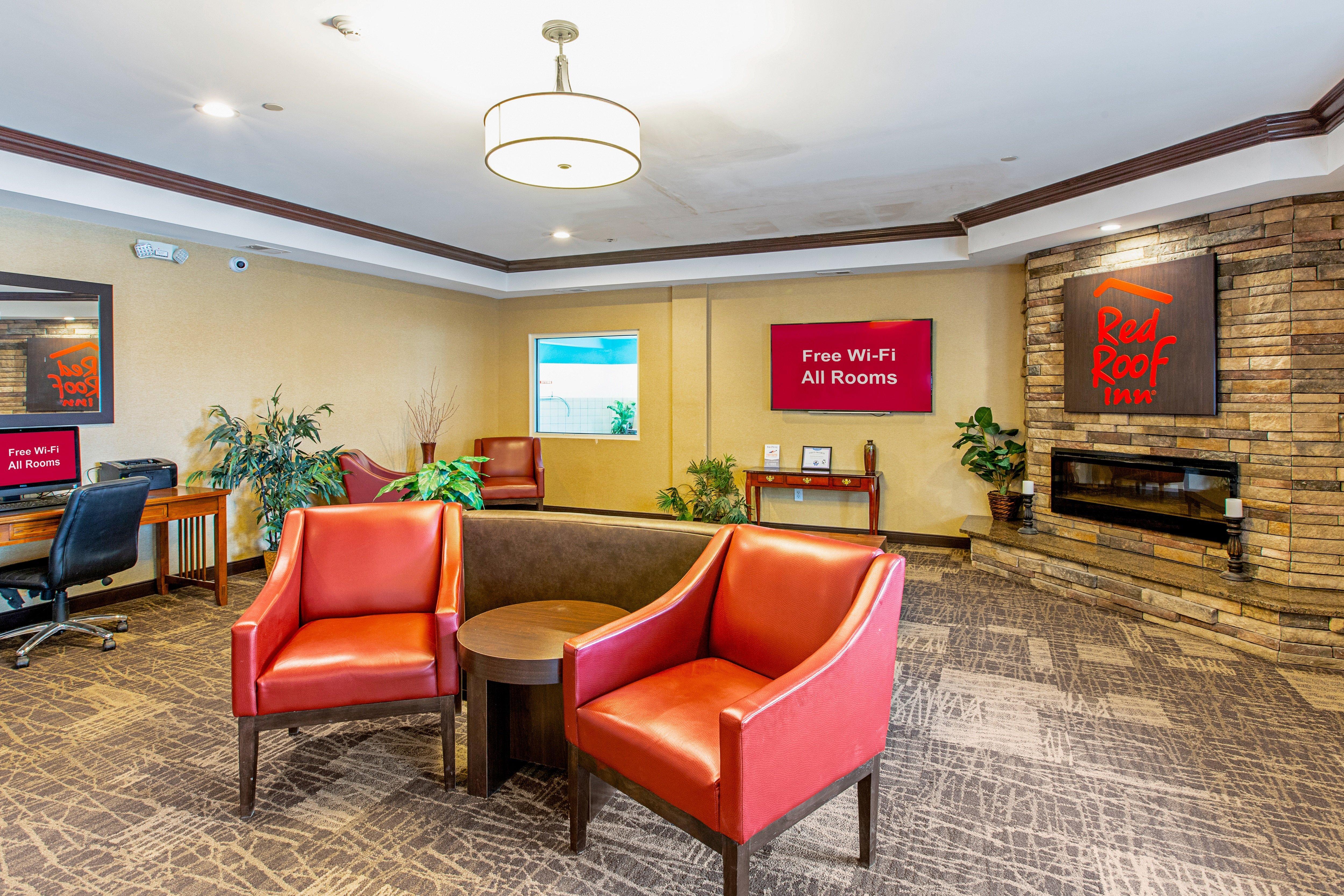 Red Roof Inn & Suites Omaha - Council Bluffs Bagian luar foto