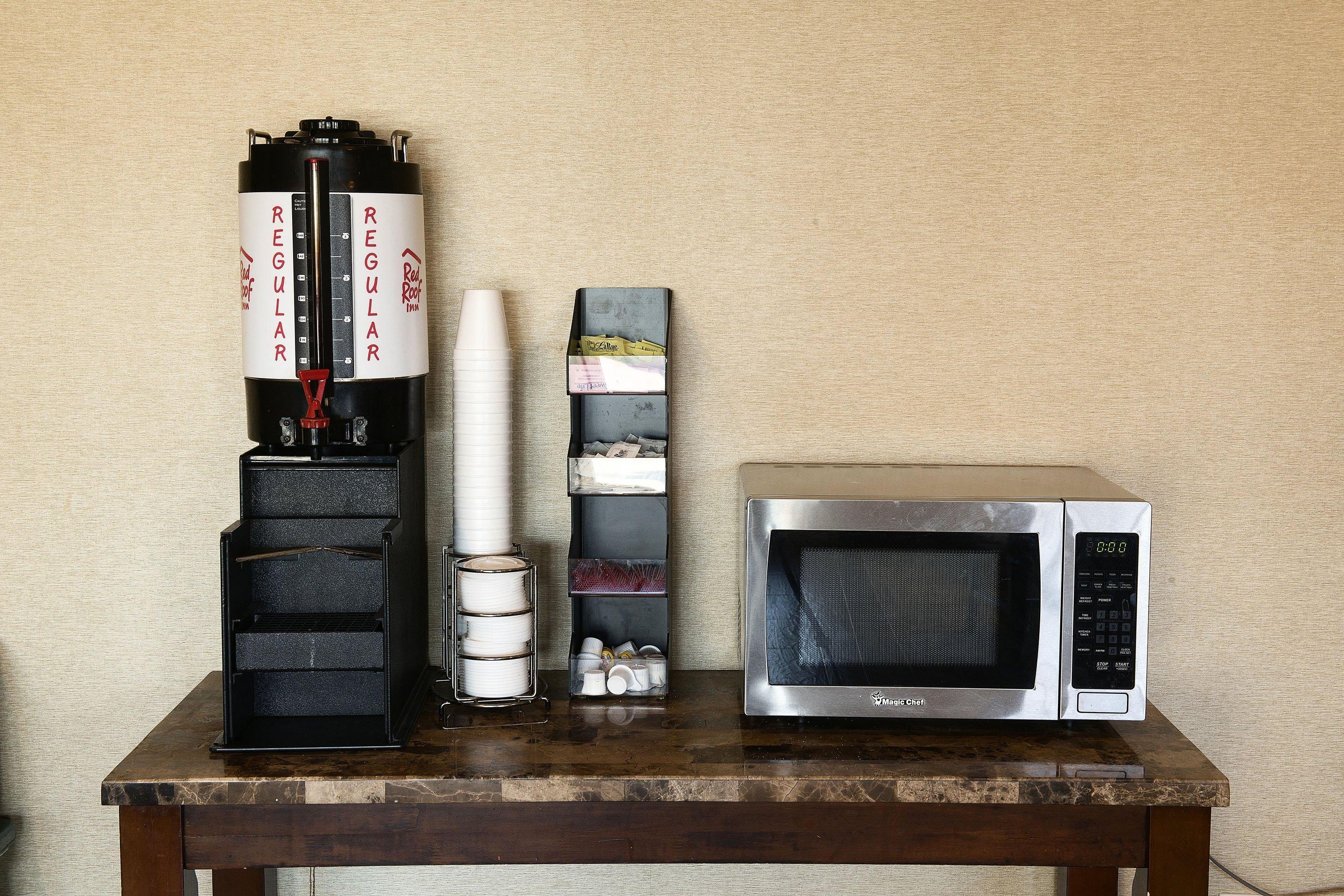 Red Roof Inn & Suites Omaha - Council Bluffs Bagian luar foto