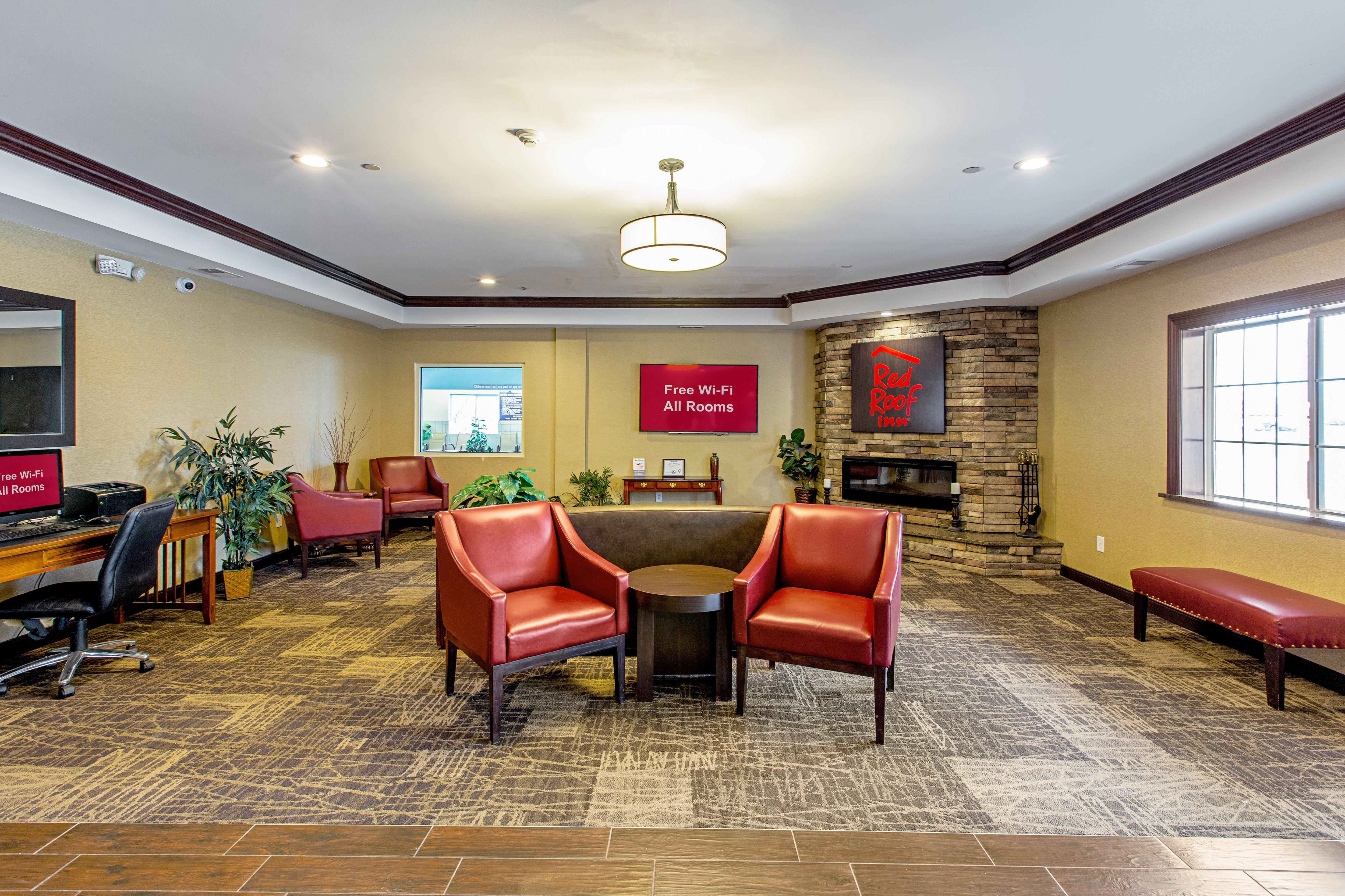 Red Roof Inn & Suites Omaha - Council Bluffs Bagian luar foto