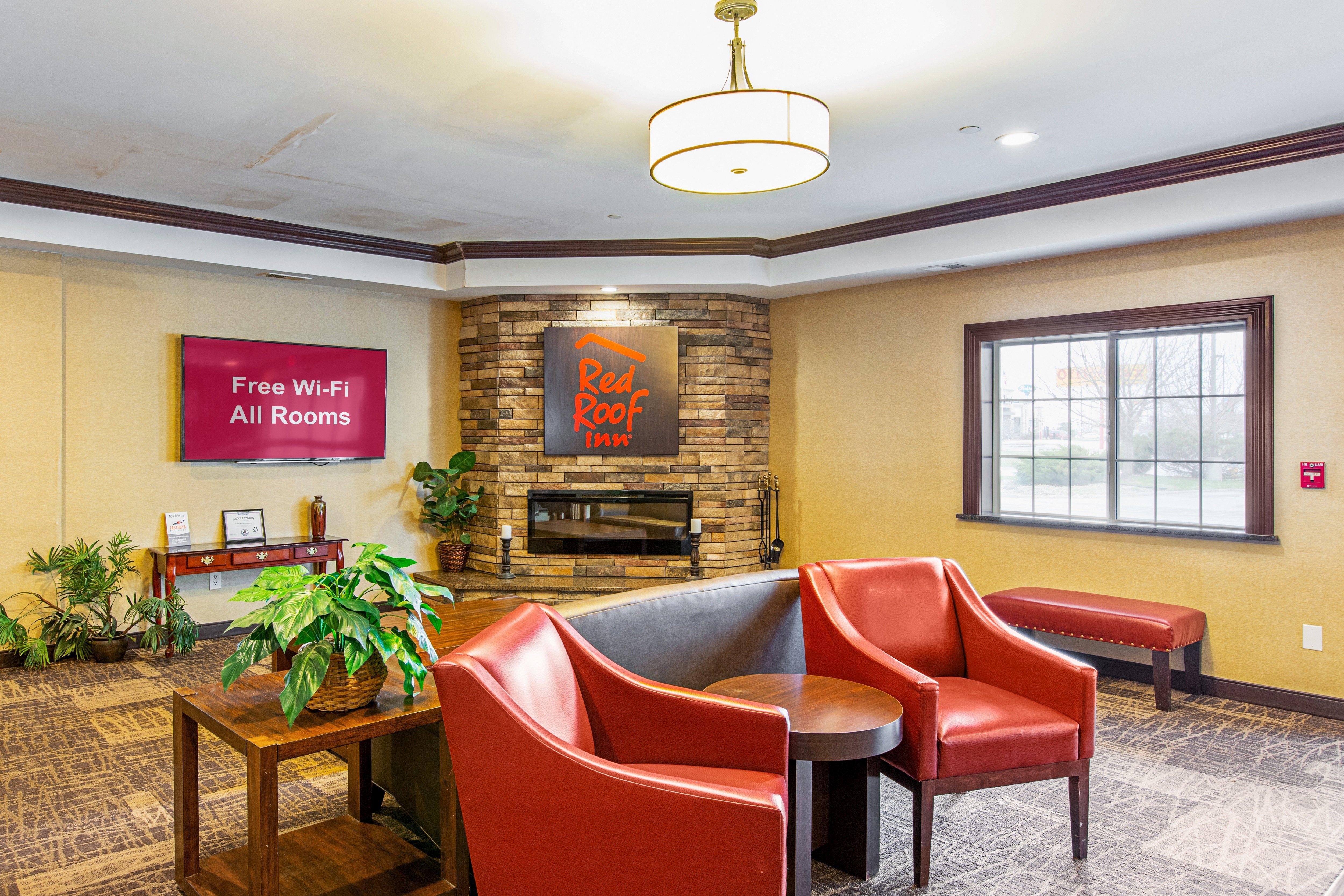Red Roof Inn & Suites Omaha - Council Bluffs Bagian luar foto