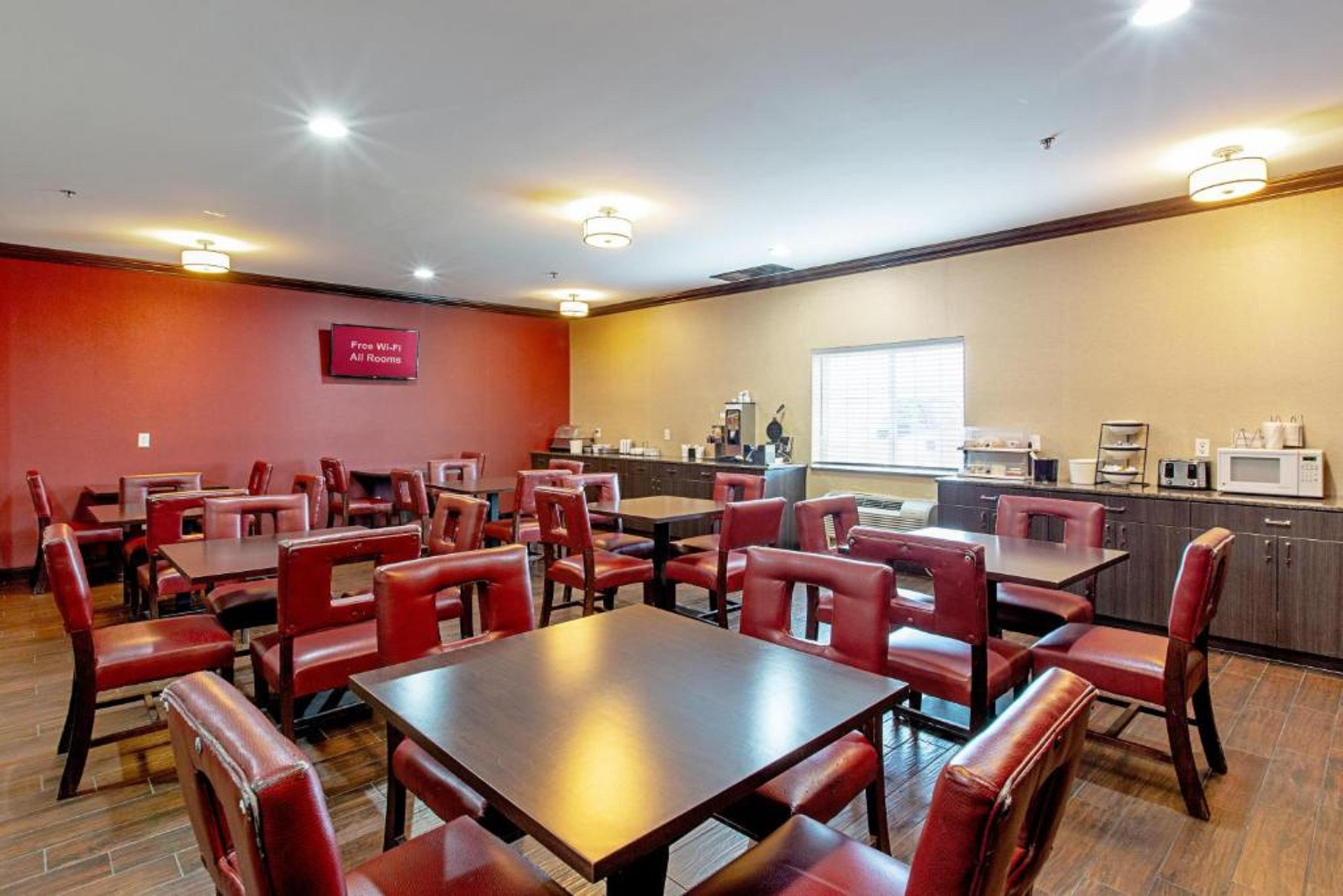Red Roof Inn & Suites Omaha - Council Bluffs Bagian luar foto