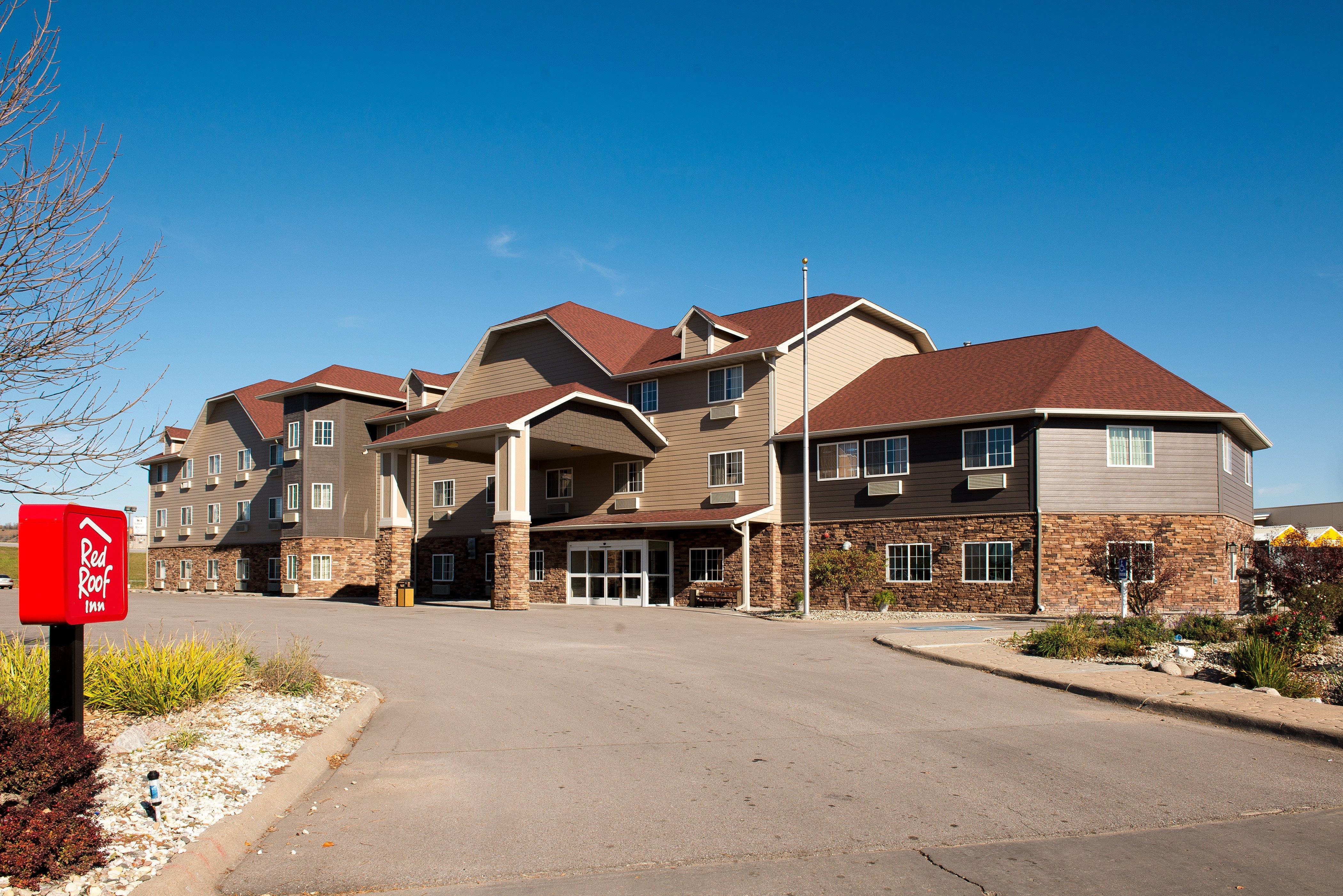Red Roof Inn & Suites Omaha - Council Bluffs Bagian luar foto
