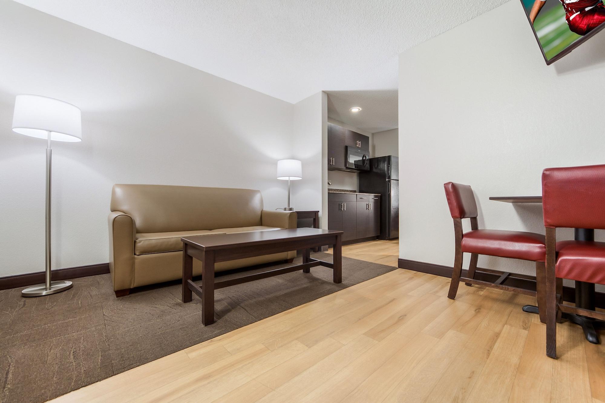 Red Roof Inn & Suites Omaha - Council Bluffs Bagian luar foto