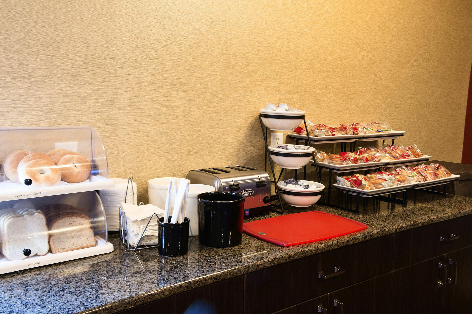Red Roof Inn & Suites Omaha - Council Bluffs Bagian luar foto
